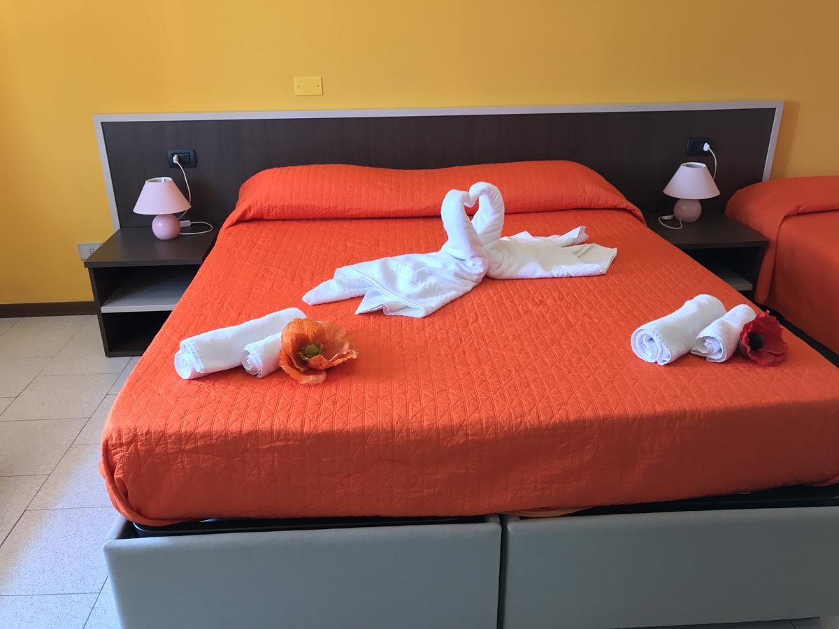 Hotel Marina Badesi Eksteriør bilde